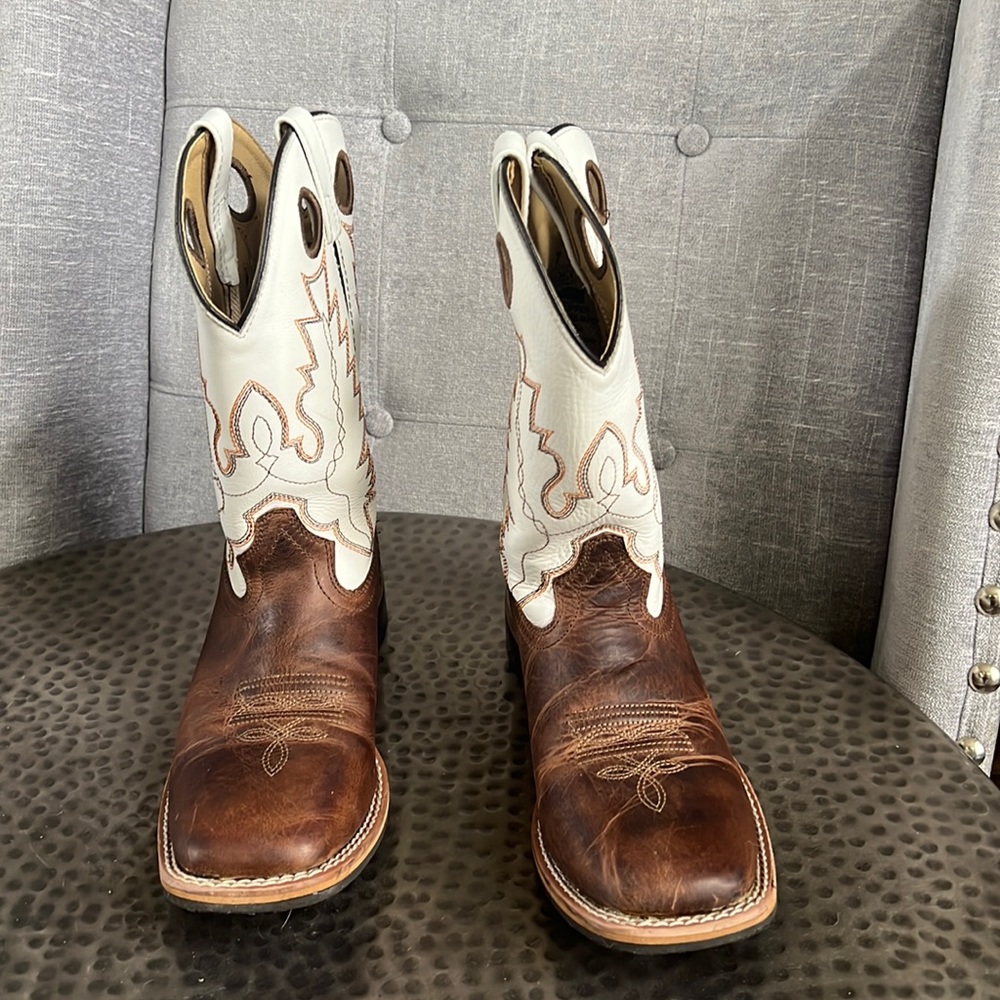 Leather boots size 7D